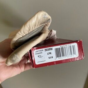 Capezio leather Hanami ballet shoes size 9.5N color LPK